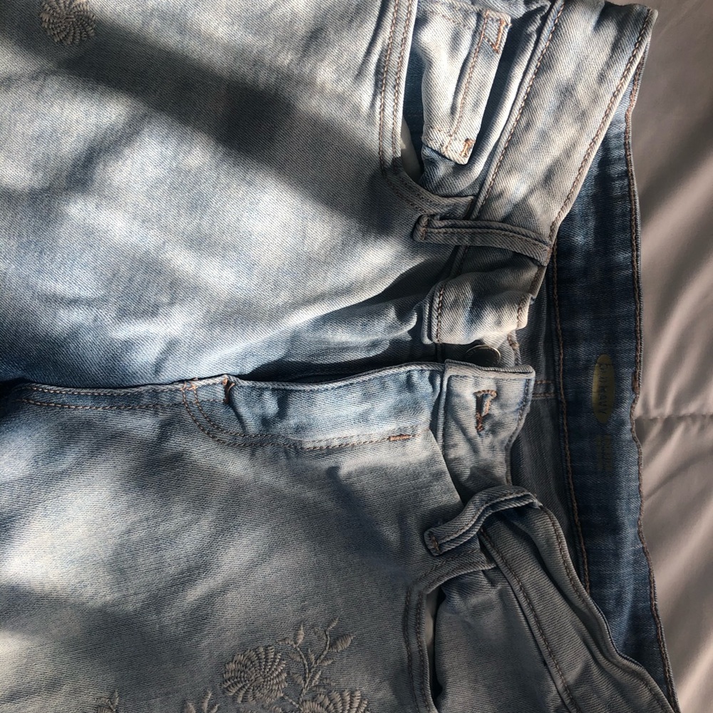 women’s light blue old navy ripped jeans
